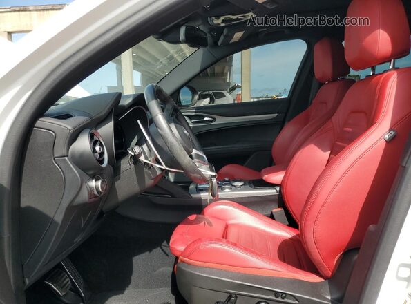 ZASPAKBNXR7D77771 2024 ALFA ROMEO STELVIO White Front interior view