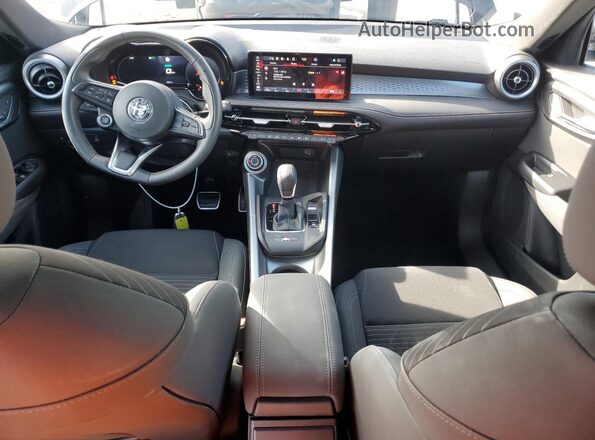 ZASPATAW5S3089487 2025 ALFA ROMEO OTHER Black Vista del salpicadero