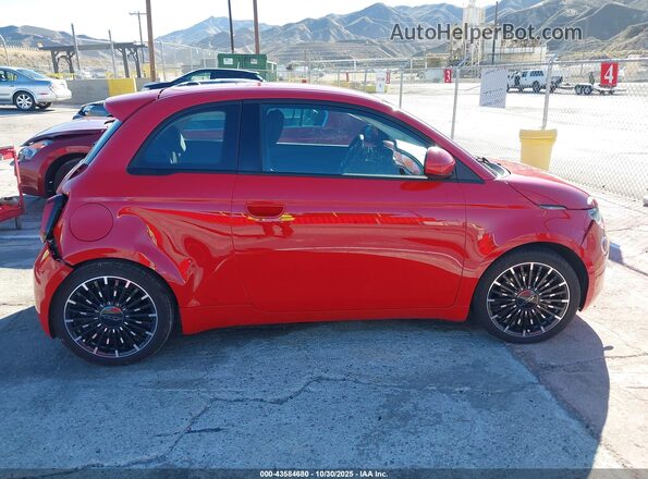 ZFAFFAA40RX220430 2024 FIAT 500E Red Սարքավորումների վահանակի տեսք