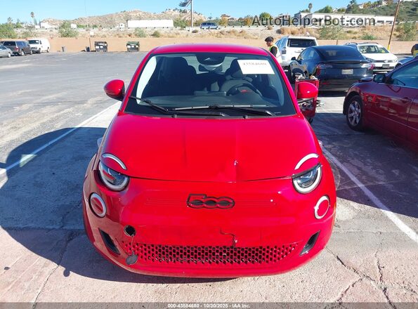 ZFAFFAA40RX220430 2024 FIAT 500E Red Առջևի վահանակի տեսք