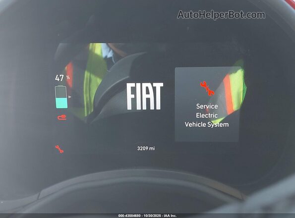 ZFAFFAA40RX220430 2024 FIAT 500E Red Հետևի նստատեղերի տեսք