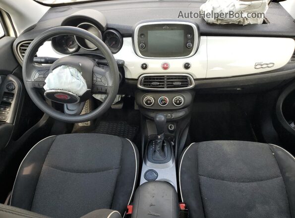 ZFBCFXAB7JP710478 2018 FIAT 500X White Vista del salpicadero