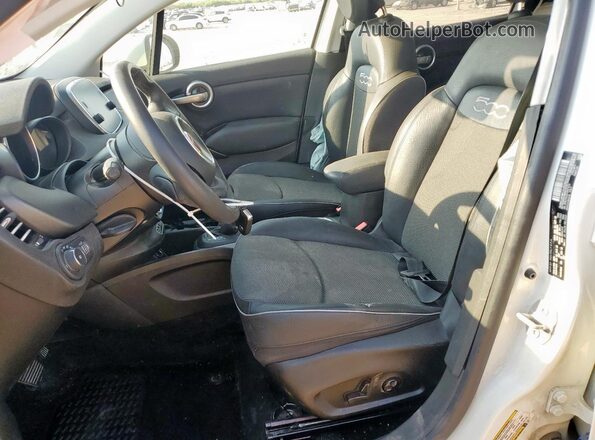 ZFBCFXCB7JP671212 2018 FIAT 500X White Widok wnętrza z przodu