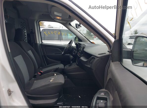 ZFBERFAB9H6F03457 2017 RAM PROMASTER CITY White Vista interior delantera