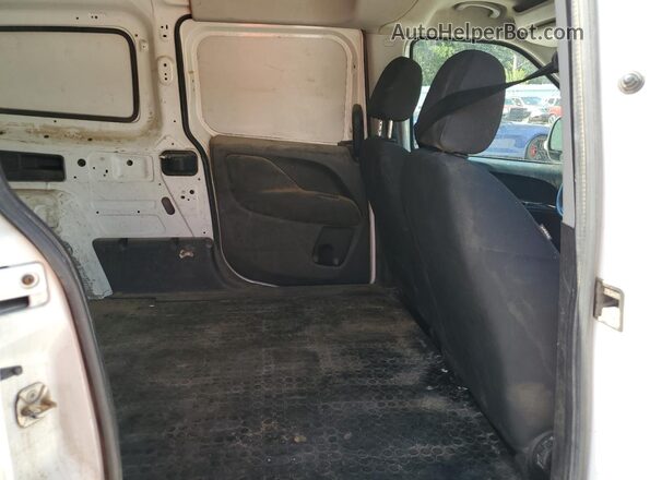 ZFBHRFAB6L6P25909 2020 RAM PROMASTER White Widok wnętrza z tyłu