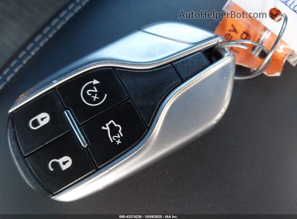 ZN661XUL2MX359608 2021 MASERATI LEVANTE Gray Dashboard view