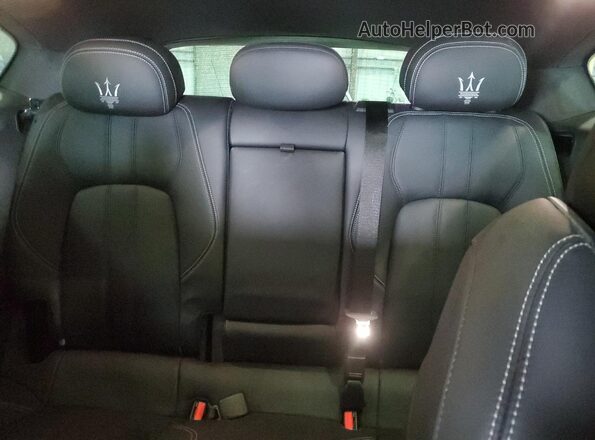 ZN661XUS1KX325454 2019 MASERATI LEVANTE Gray Vista de los asientos traseros