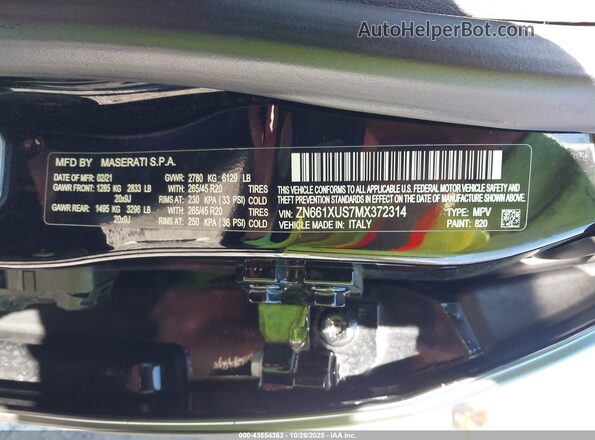 ZN661XUS7MX372314 2021 MASERATI LEVANTE Black ძრავის განყოფილების ხედი