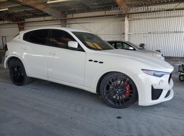 ZN661ZUAXKX315623 2019 MASERATI LEVANTE White 