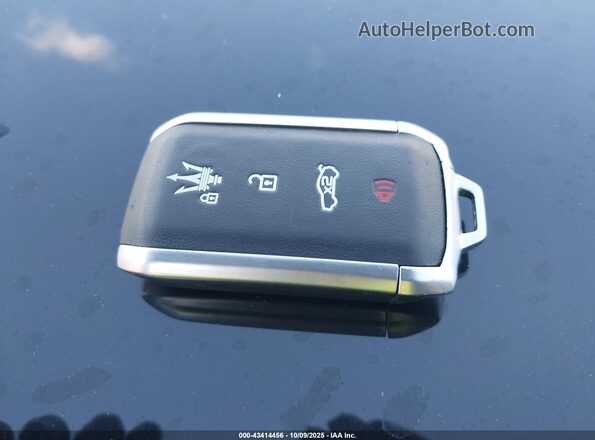 ZN682AVM8P7426498 2023 MASERATI GRECALE Dark Blue Вид панели приборов