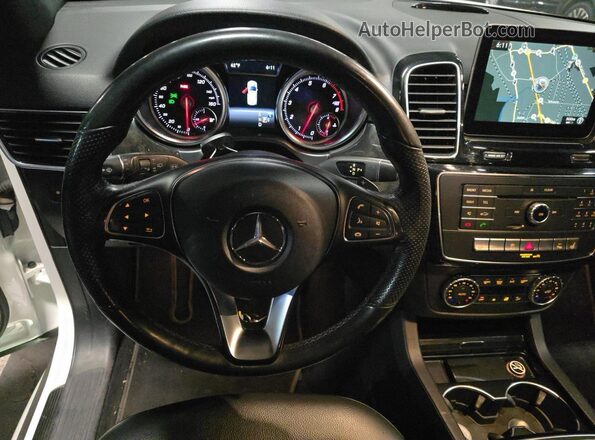 4JGDA5JB6JB010058 2018 MERCEDES-BENZ GLE-CLASS White Հետևի նստատեղերի տեսք