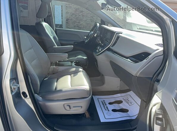 5TDYZ3DC0LS030115 2020 TOYOTA LE Silver უკანა ხედი