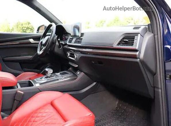 WA1B4AFY0K2077517 2019 AUDI SQ5 Синий Вид салона спереди