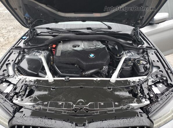 WBA53BH08PWY20750 2023 BMW 5 SERIES Gray Vista del compartimento del motor