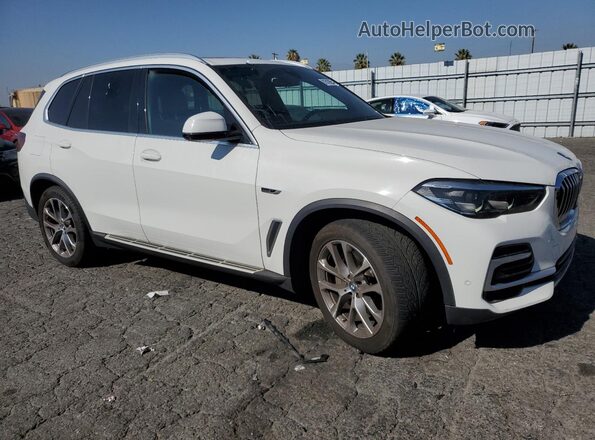 5UXTA6C08P9P05271 2023 BMW X5 White Widok z przodu