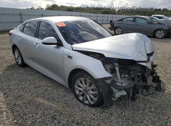 5XXGT4L37JG266425 2018 KIA OPTIMA Серебряный Вид спереди