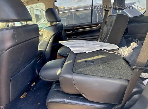 JTJHY7AX7J4263349 2018 LEXUS LX White Widok z tyłu