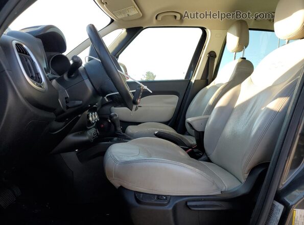 ZFBCFADH1JZ040587 2018 FIAT 500L Gray Vista del salpicadero