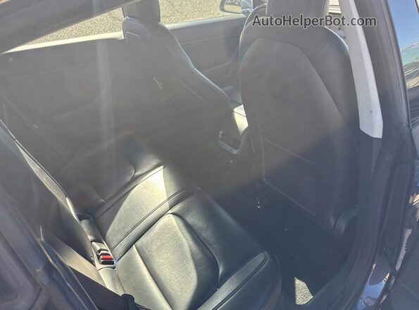 5YJ3E1EA6JF014073 2018 TESLA MODEL 3 Серый 