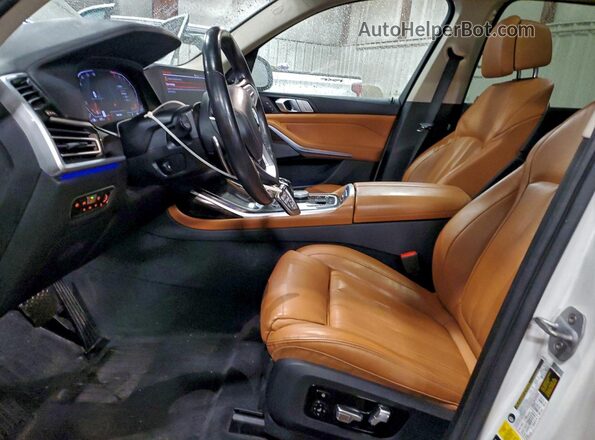 5UXCW2C09L9B78512 2020 BMW X7 White Dashboard view