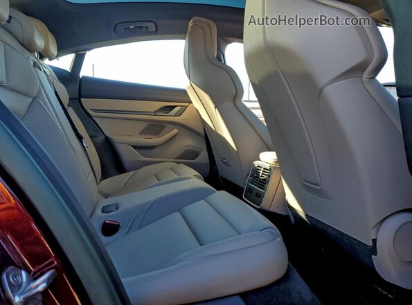 WP0AA2Y18PSA15602 2023 PORSCHE TAYCAN Burgundy Vista interior trasera