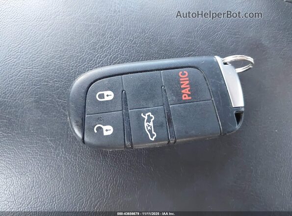 1C3CCCAB3GN181392 2016 CHRYSLER 200 Серебряный Вид панели приборов