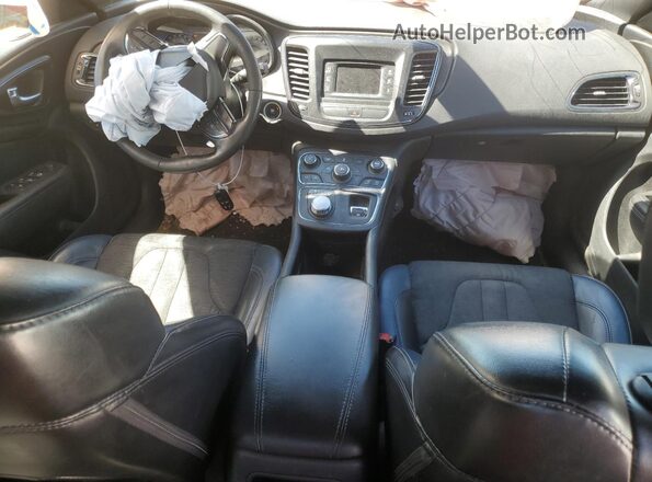 1C3CCCBB7GN157322 2016 CHRYSLER 200 Красный Вид панели приборов