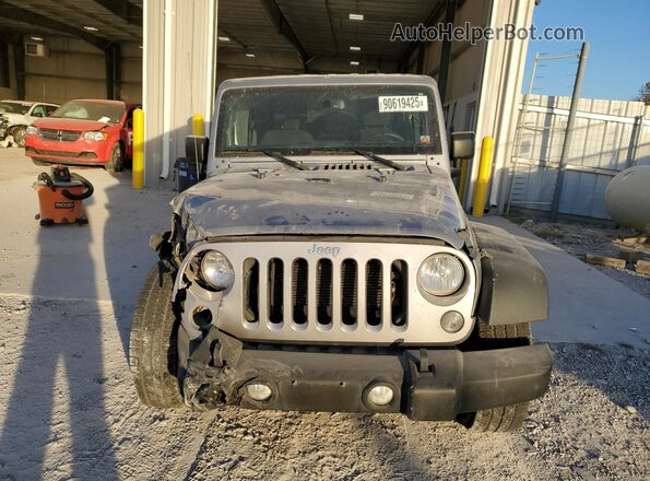 1C4BJWDG5GL138061 2016 JEEP WRANGLER Серебряный Вид спереди