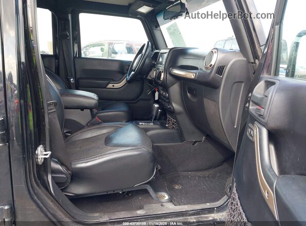 1C4BJWEG5GL257968 2016 JEEP WRANGLER UNLIMITED Черный Вид салона спереди