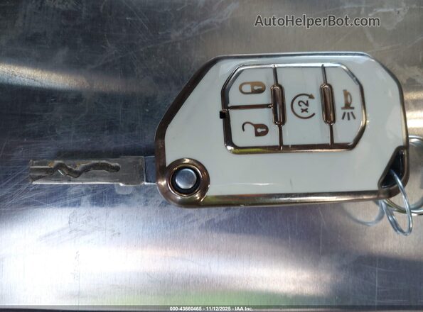 1C4HJXDN5MW739964 2021 JEEP WRANGLER UNLIMITED Silver Вид панелі приладів