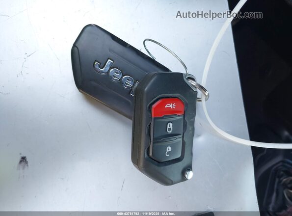 1C4HJXFG8MW528644 2021 JEEP WRANGLER UNLIMITED Зеленый Вид панели приборов