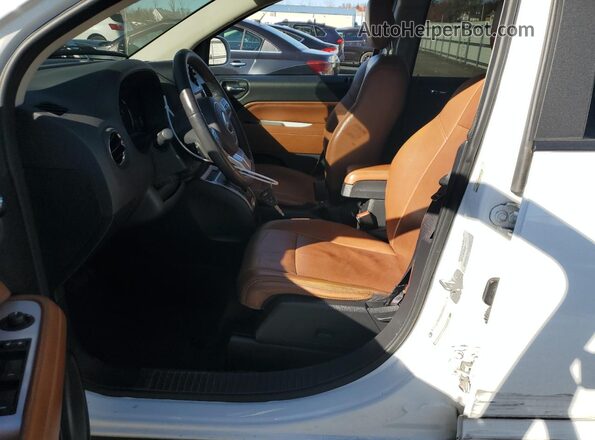 1C4NJDEB0GD751350 2016 JEEP COMPASS White Вид салону спереду