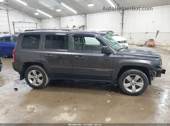 1C4NJRFB5HD168723 2017 JEEP PATRIOT Gray Widok wnętrza z tyłu