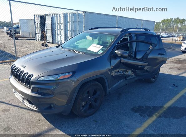 1C4PJLCB7JD621059 2018 JEEP CHEROKEE Gray 