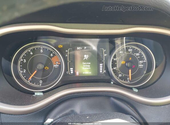 1C4PJLCB7JD621059 2018 JEEP CHEROKEE Gray 