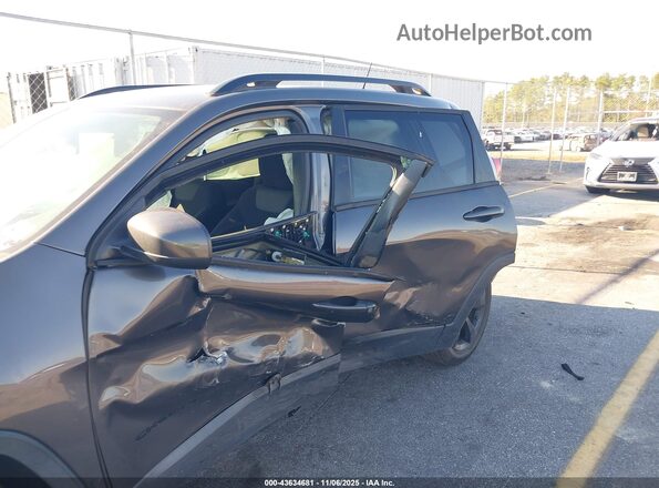 1C4PJLCB7JD621059 2018 JEEP CHEROKEE Gray 