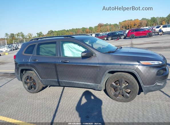 1C4PJLCB7JD621059 2018 JEEP CHEROKEE Gray 