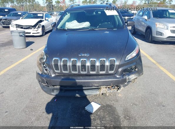 1C4PJLCS6HW559930 2017 JEEP CHEROKEE Gray Widok deski rozdzielczej