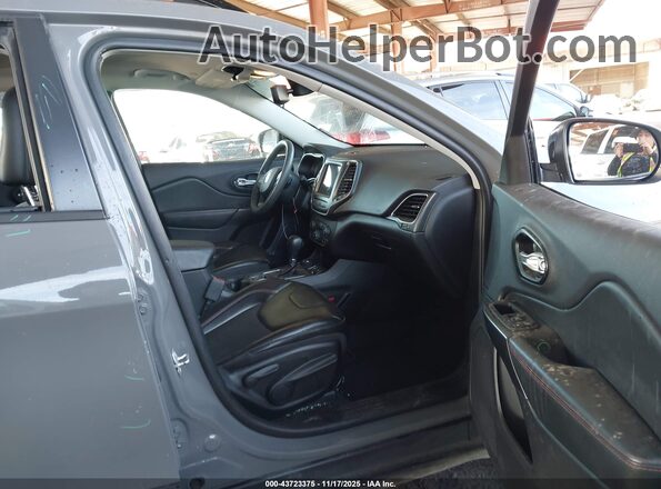 1C4PJMBX7ND556318 2022 JEEP CHEROKEE Gray Front interior view