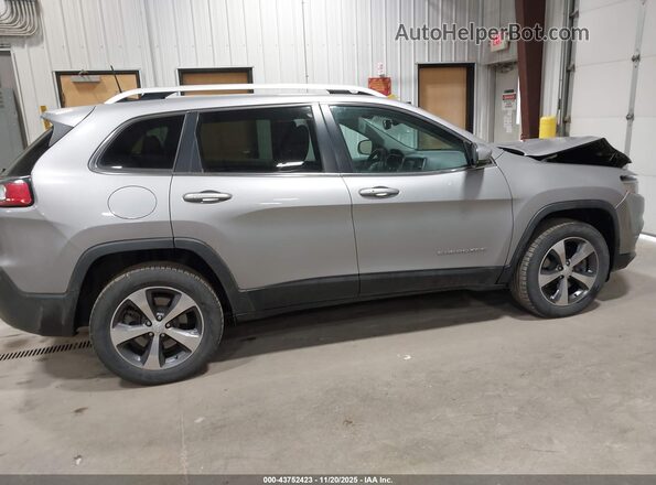 1C4PJMDX0KD272831 2019 JEEP CHEROKEE Gray Widok wnętrza z tyłu