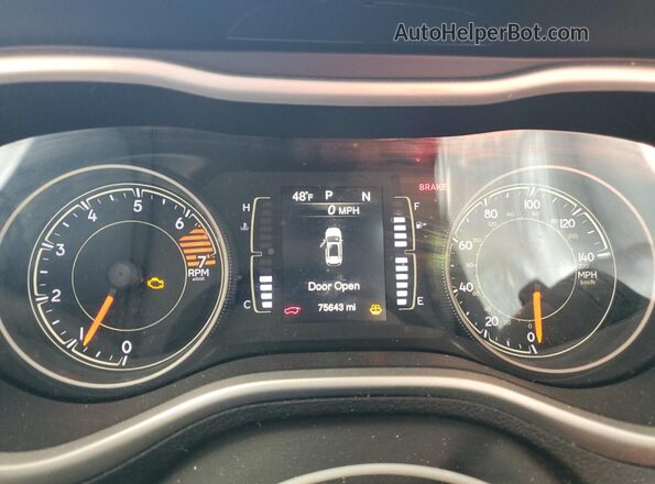 1C4PJMLB3JD530148 2018 JEEP CHEROKEE Silver Սարքավորումների վահանակի տեսք