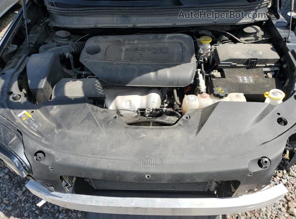 1C4PJMMB4PD100409 2023 JEEP CHEROKEE Black Vista del compartimento del motor