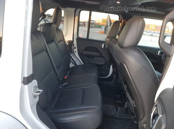 1C4PJXEG2SW556868 2025 JEEP WRANGLER White Вид задньої частини салону