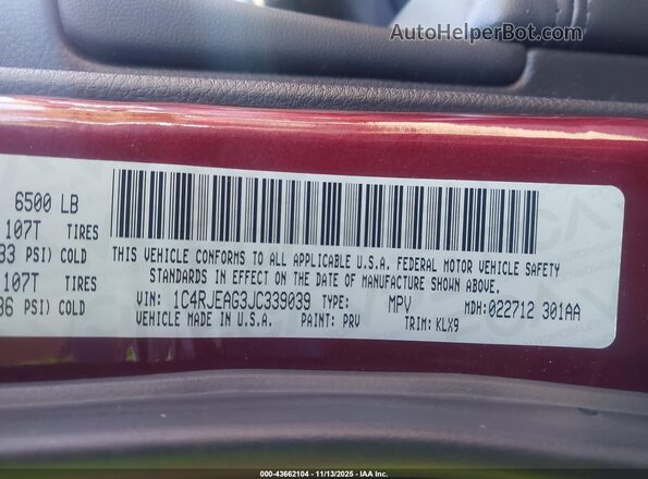1C4RJEAG3JC339039 2018 JEEP GRAND CHEROKEE Burgundy Vista del compartimento del motor