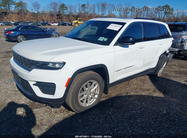 1C4RJHAG3SC328884 2025 JEEP GRAND CHEROKEE White წინა მარცხენა ხედი სამი მეოთხედიდან