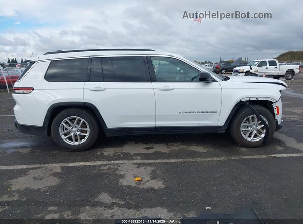 1C4RJKAGXR8552082 2024 JEEP GRAND CHEROKEE L White Widok wnętrza z tyłu
