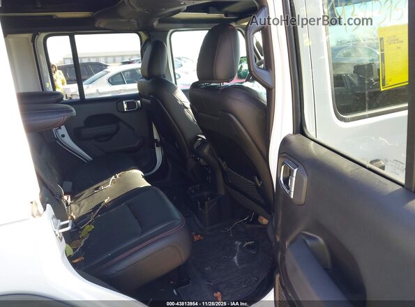 1C4RJXFN4SW508097 2025 JEEP WRANGLER White VIN կոդի պիտակի տեսք