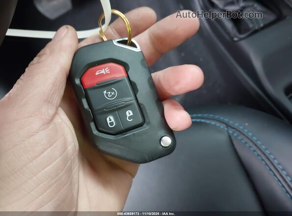 1C4RJXR68RW147455 2024 JEEP WRANGLER Teal Вид панелі приладів
