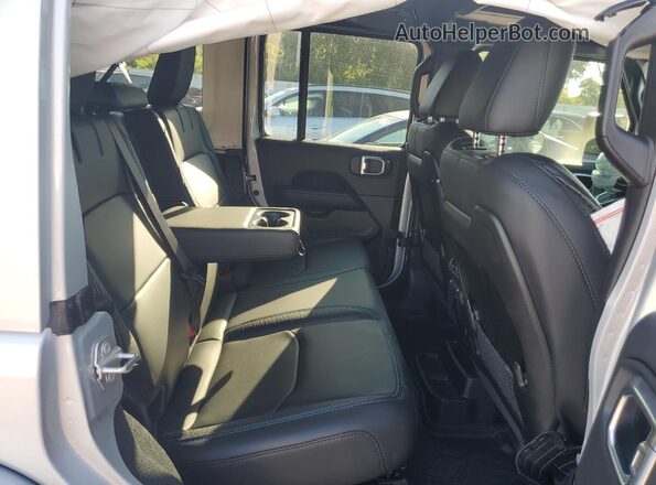 1C4RJXU66RW310515 2024 JEEP WRANGLER Серебряный Вид задних сидений