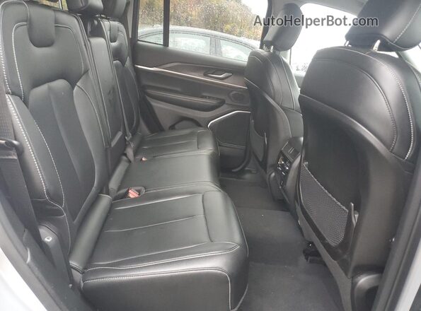 1C4RJYB67PC623581 2023 JEEP GRAND Silver Вид задньої частини салону